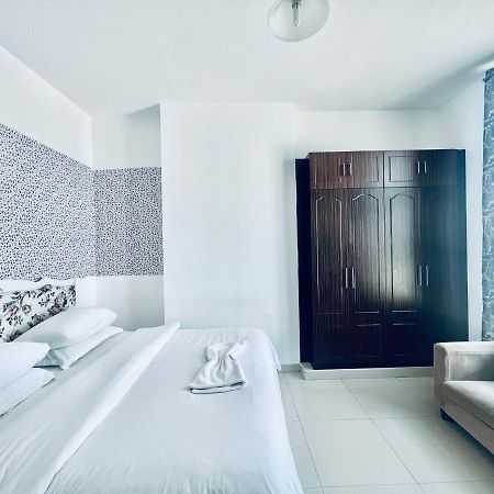 Private Room In 2Br Apartment Dubai Luaran gambar