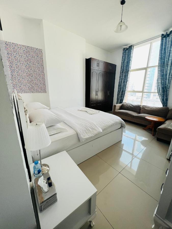 Private Room In 2Br Apartment Dubai Luaran gambar