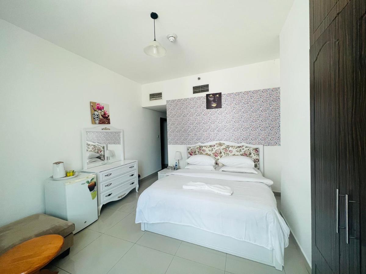 Private Room In 2Br Apartment Dubai Luaran gambar