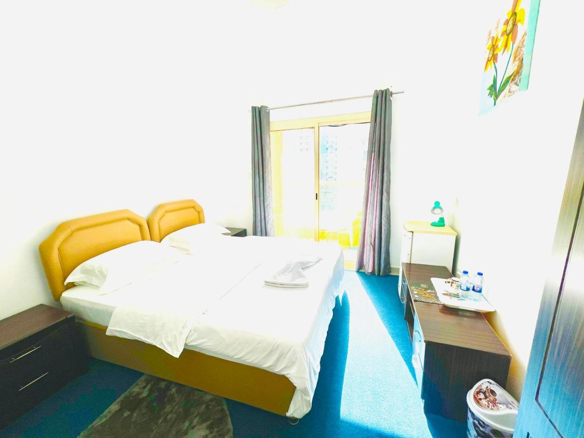Private Room In 2Br Apartment Dubai Luaran gambar
