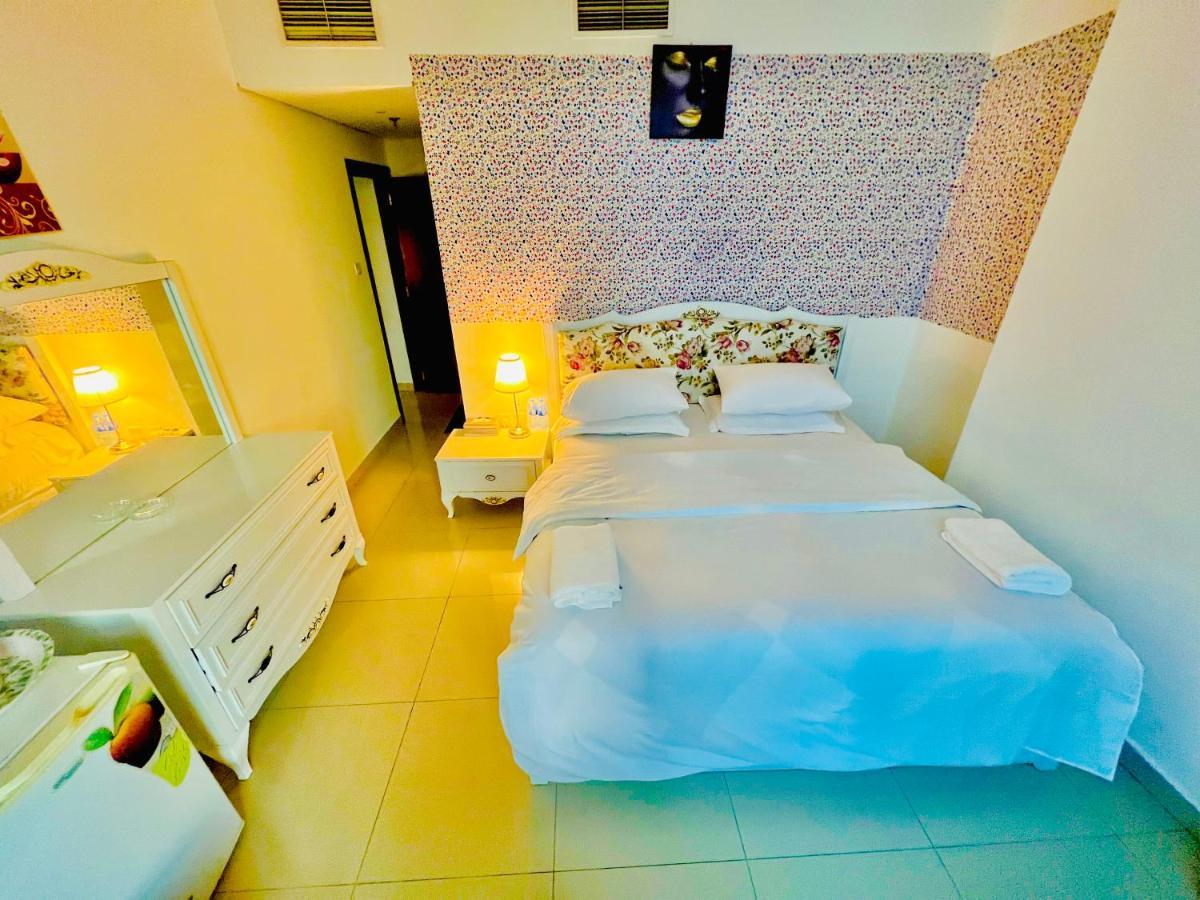 Private Room In 2Br Apartment Dubai Luaran gambar